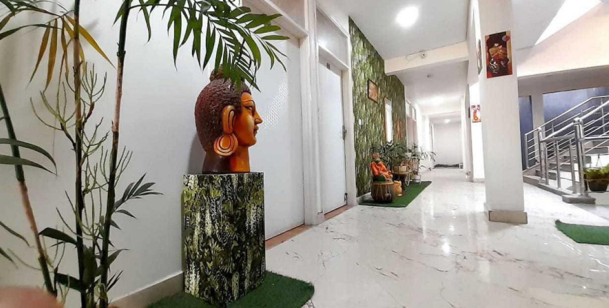 Hotel O Krishna Orchid Near Noida Sector 81 Metro Station מראה חיצוני תמונה