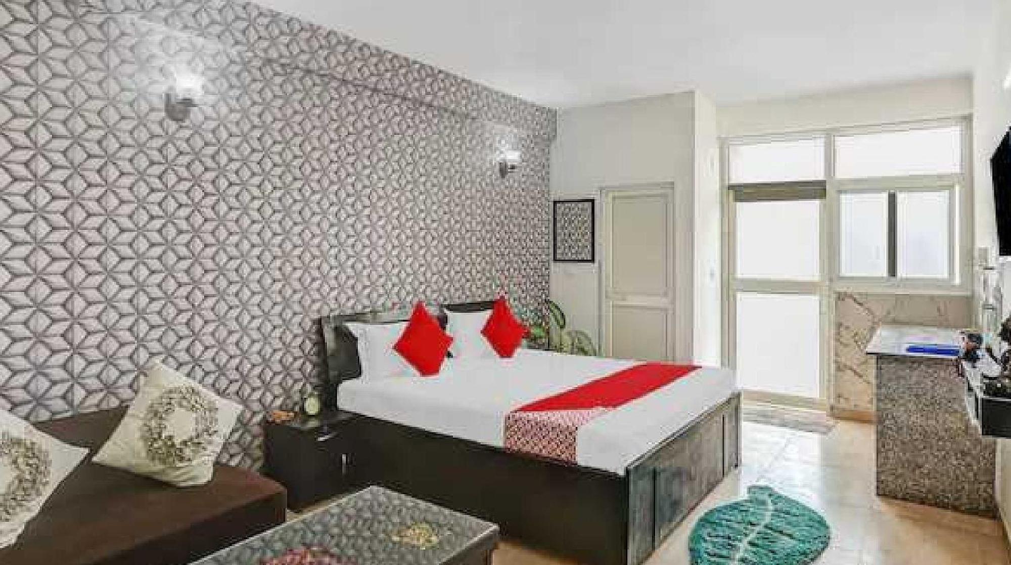 Hotel O Krishna Orchid Near Noida Sector 81 Metro Station מראה חיצוני תמונה