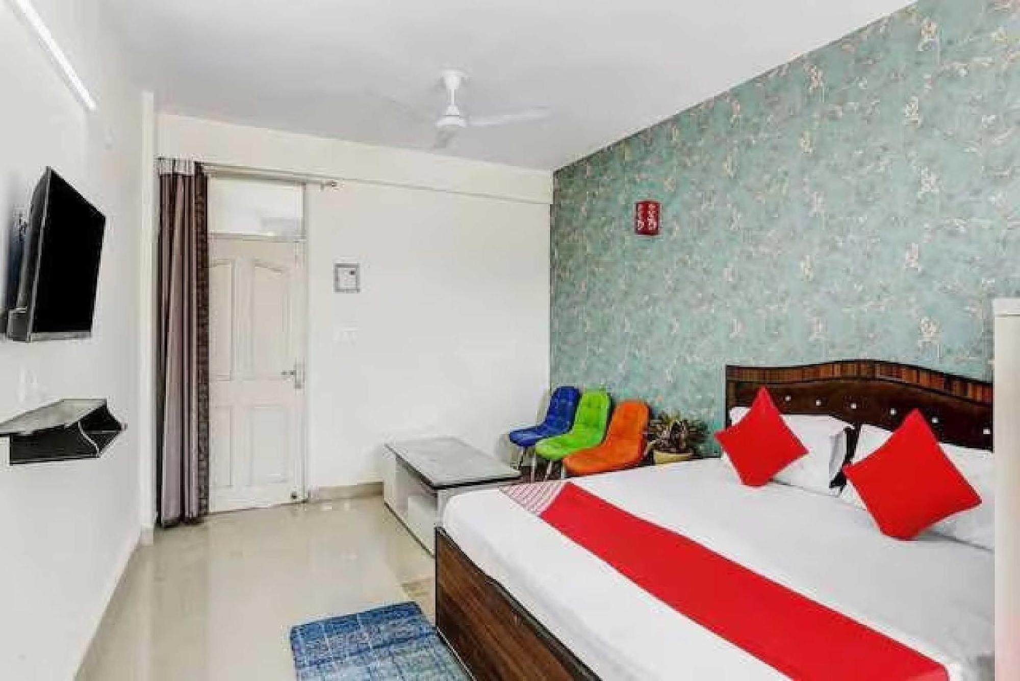 Hotel O Krishna Orchid Near Noida Sector 81 Metro Station מראה חיצוני תמונה