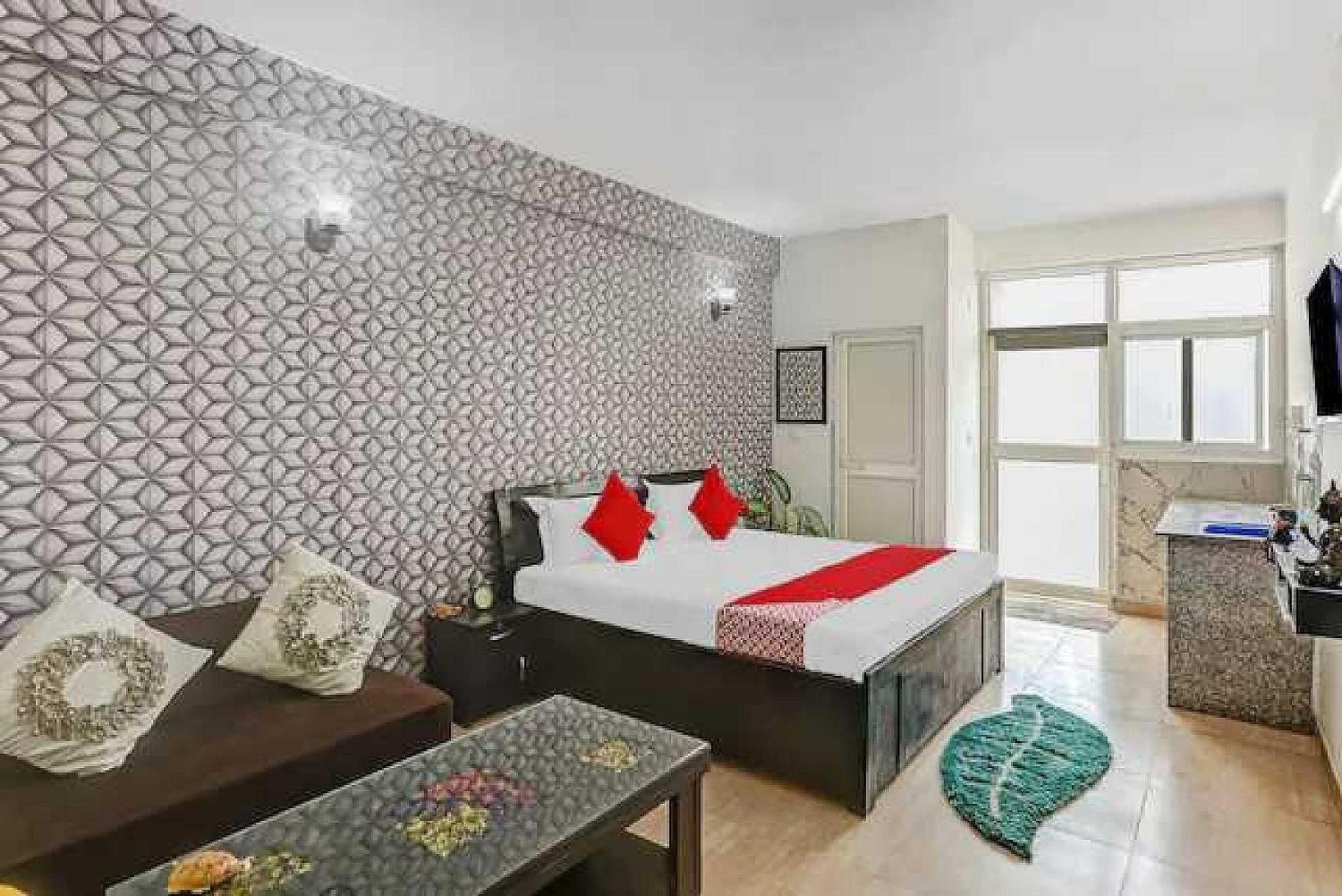 Hotel O Krishna Orchid Near Noida Sector 81 Metro Station מראה חיצוני תמונה