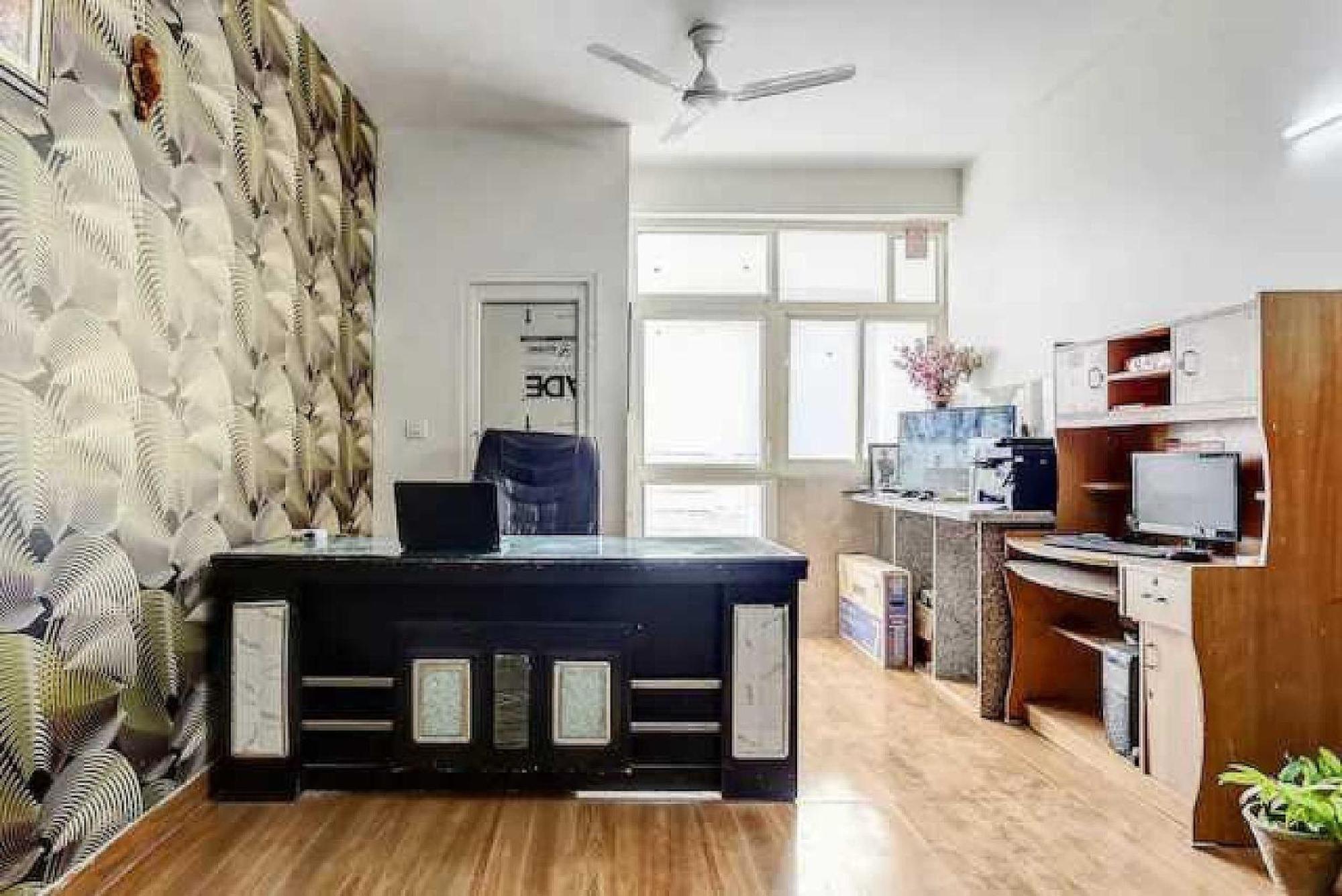 Hotel O Krishna Orchid Near Noida Sector 81 Metro Station מראה חיצוני תמונה