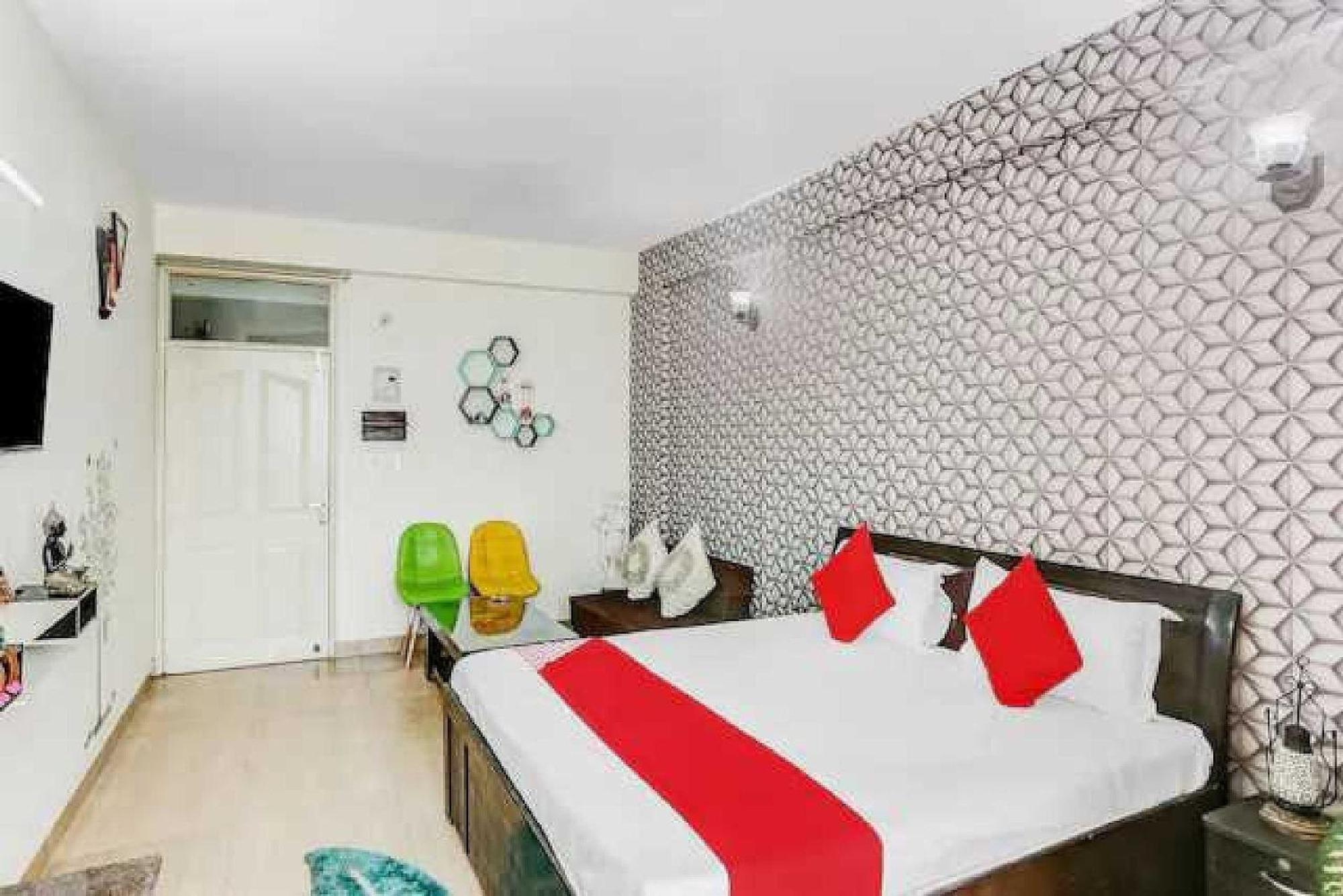 Hotel O Krishna Orchid Near Noida Sector 81 Metro Station מראה חיצוני תמונה